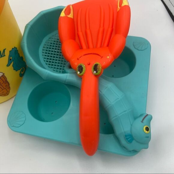 Melissa and Doug Sand Bucket and Playset - Picture 2 of 16